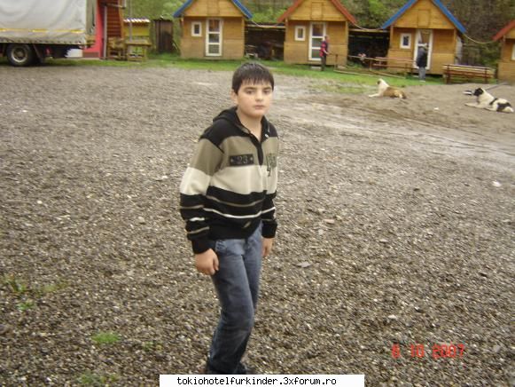 edy doamne cat poate baiatul asta sa ne faca sa radem  :rotfl:  :rotfl: deci my besc friend ia sa