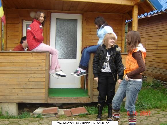 gata mei nu is slaba fiti sincere eram imbracata in negru  :rotfl: ce ma ranjeam aici  :rotfl: